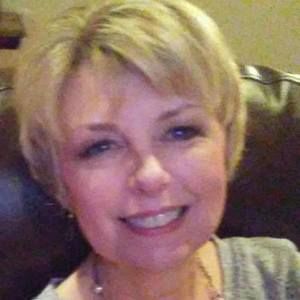 Meet your Posher, Dina